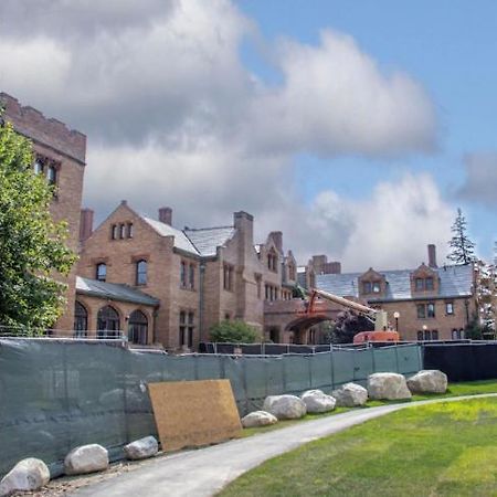 Cranwell Spa And Golf Resort (Adults Only) Lenox Exterior foto